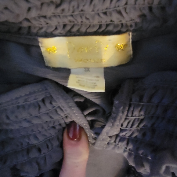 Top - Picture 2 of 3